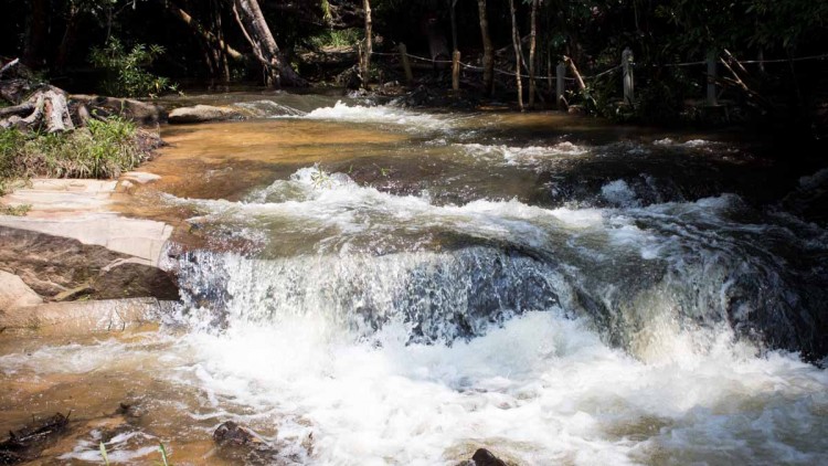 高布斯濱水底浮雕 (Kbal Spean)