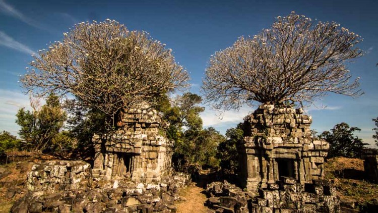 龍博寺 (Phnom Bok)
